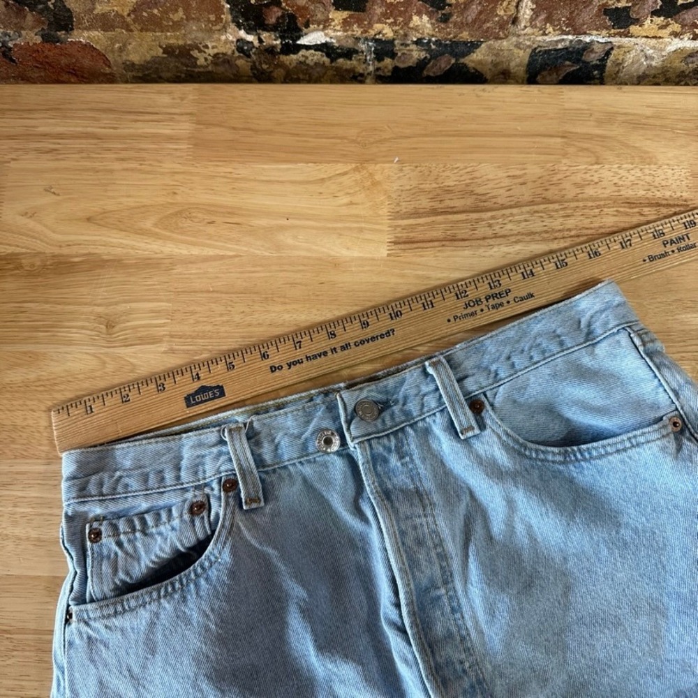 Levi's 501 Cut Off Denim Blue Jean Shorts Womens 34 Distressed - 32x3.5" - Picture 6 of 9